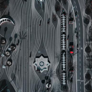 Luftfoto af Superkilen Park med cykelstier og stier